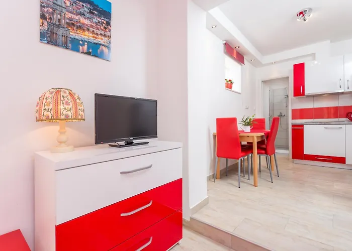 アパート Nona 2 フヴァル